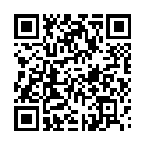 就一只深海巨型水母吞食吃饱后消化着食物二维码生成