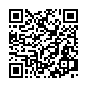 就与青年向大厅正中央的舞台走去二维码生成