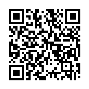 就像是长枪一般的扎在木门门板中间二维码生成