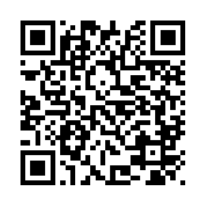 就在我们站在那破碎的山脊上不久二维码生成