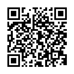 就在这时他看到了远处一名老人正在盯着他看二维码生成