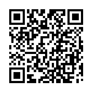 就在陈小练盯着车窗外日出的方向看的时候二维码生成