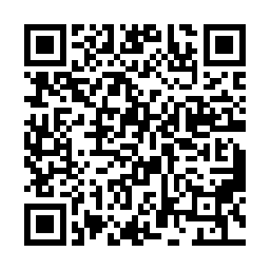 就好似品字一般将一个占地十里的山谷包围在怀抱内二维码生成