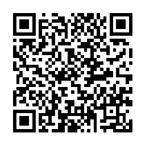 就好像将两伙人完全分割在两个不同的世界当中一样二维码生成