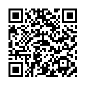 就好像生怕下一秒赵嫣儿就将手抽走一样二维码生成