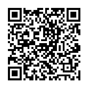 就急忙把手从那对让他心动不已的饱满上挪到她的腋下二维码生成