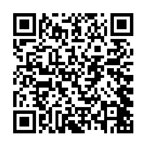就把这个要跟我打高尔夫球的中年人从地上拎起来了二维码生成
