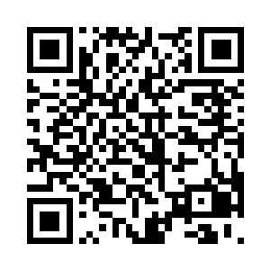 就有一个穿着相对精致的丫鬟走了出来二维码生成