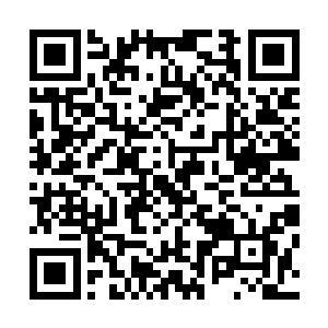 就看到一个军官脚步有些匆忙的从城门上面的通道走了下来二维码生成