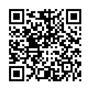 就看到一个小巧的身影从他上空掠过二维码生成