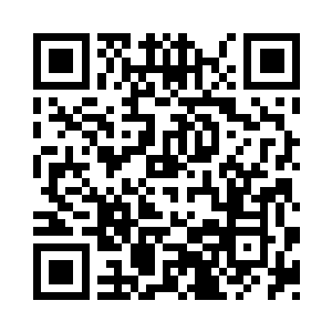 就看到在一片红梅中那么白色的倩影二维码生成