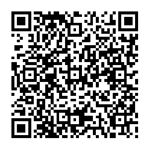 就能够跟他心里想的是一样的……至少秦方现在还能够看得出沈悟本身上那一层红光二维码生成
