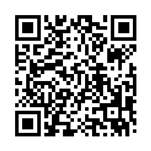 就能看到那个矮小的身影仍然站在城墙上二维码生成