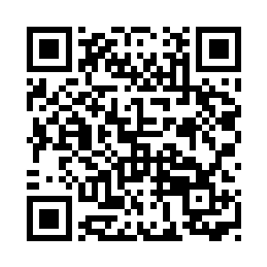就见他从走廊另一头大步走了过来二维码生成