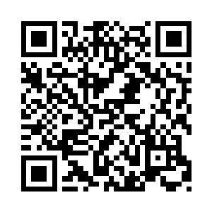 就见天空中一个巨大的火球正飞速向他们袭来二维码生成