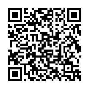 就见那先前洒出的水滴竟又神奇的回到了杯子里二维码生成