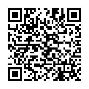 就连一向喜怒无色何飞燕也将目光停留在闻人修身上二维码生成