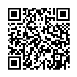 就连座椅和桌子也是仿照船舱内部的构造二维码生成
