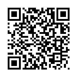 尼奥和崔尼蒂已经向着警卫们冲去二维码生成