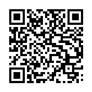 尽管他被一袭宽大的白色长袍给包裹二维码生成