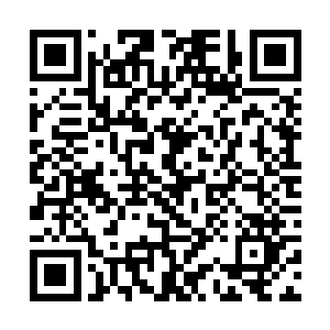 尽管神术师本人直接丢出了几个强大的神术作为防御二维码生成