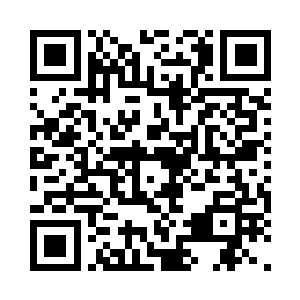 居然不断地用着两块石头在湖互相地磕着二维码生成