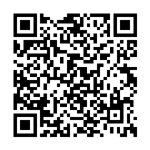 屏幕上正在播放荣光对弗拉门戈那场比赛的剪辑二维码生成