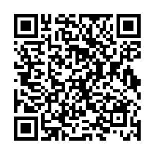 屏幕上正是特战队员身上带着的微型摄像头拍下的情况二维码生成