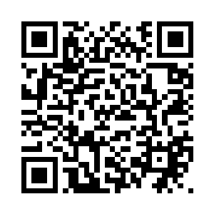 工人已经完成防水和墙面的简单装饰二维码生成