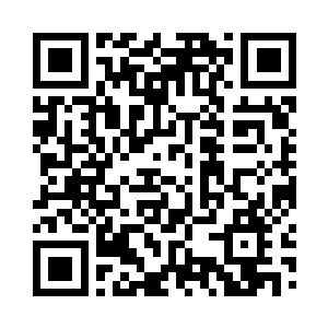 左右两只手上不知道怎么就出现了两只飞矛二维码生成