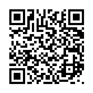 左翼的叛军在他们进攻道十字路口时二维码生成