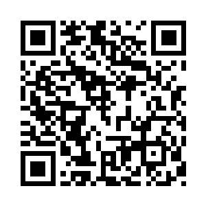 巫小果黑溜溜的大眼睛和咒巫的老眼对上二维码生成