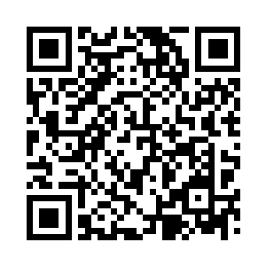 已经恢复过来的猴子奋力拍打着坚壁二维码生成