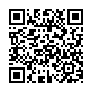 已经融化了许多的雪山立刻变幻了景象二维码生成