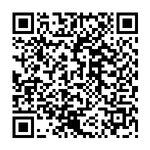 巴亚蒂太太是藉由观察奥利维亚的脚底观察奥利维亚平时的走路习惯来着二维码生成