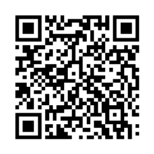 巴克就再用力点撑起来走而不是两人依偎着二维码生成