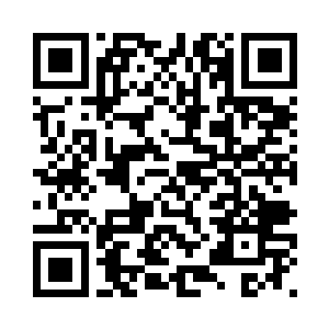 巴克拖拽着手里的医疗包冲上前去二维码生成