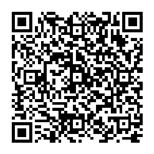 巴克更知道今天办寿宴的那个垂垂老矣倒在枪口下的老师长当年是顶着袍哥龙头老大的头衔二维码生成