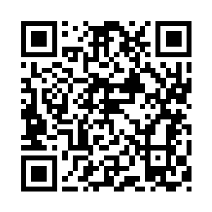 师姐和我们就走进了灵堂侧面的一间房间二维码生成