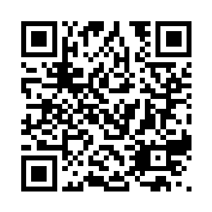 师师笑着将今天的会议记录放在桌子上二维码生成