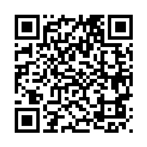 带着一大群的修士走进了人群中央二维码生成