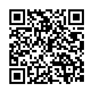 带着我们直接到了自家顶楼上的客厅里二维码生成