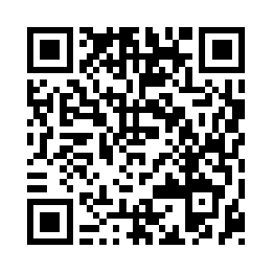 带着洗澡用品和几套小女孩穿的漂亮衣服二维码生成