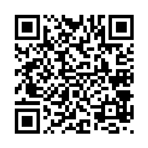 带着燕山魂和许天威向着内门走去二维码生成