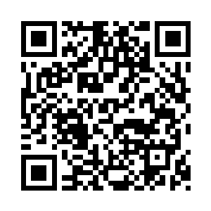 带着白烟的红光已经与天上的红日连接到一起二维码生成