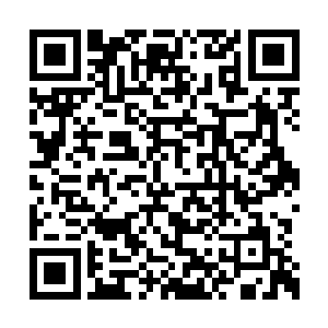 并且将舰首巨炮对准了那九头圣王其中一个头颅二维码生成