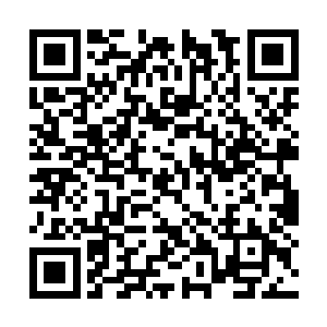 并让两个保镖把当时的情况仔仔细细地叙述给他听二维码生成