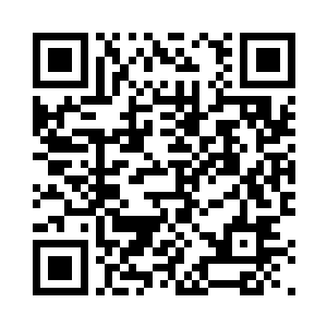 异形虫悬停在巨大透明封印罩面前四五十米远二维码生成