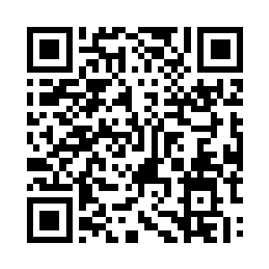 张六已经和那摊位老板蹲在一起吃东西了二维码生成