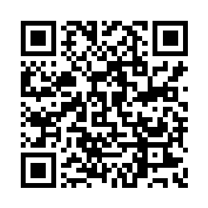 张璐涵换好衣服之后一边说着话一边抬起了头二维码生成